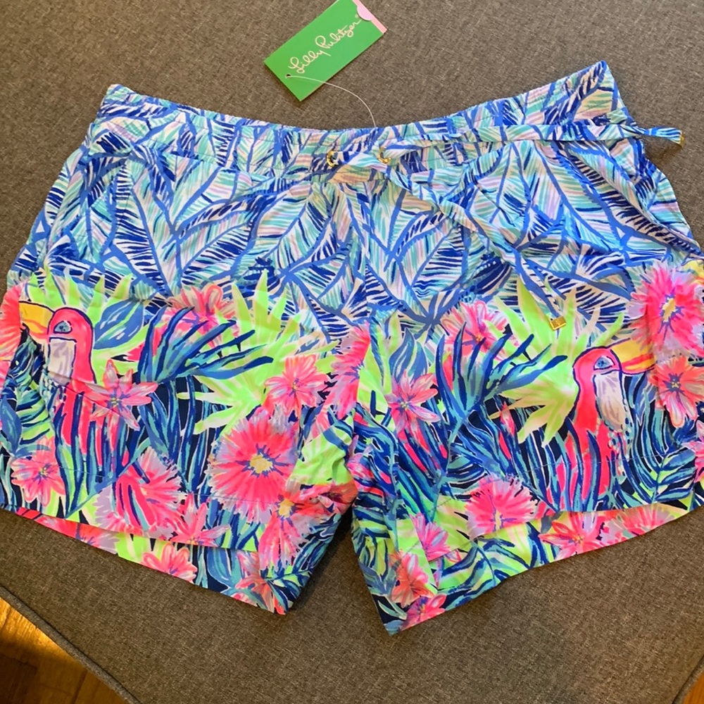 Lilly Pulitzer Katia short in Bennet Blue Lets Mango Engineered Short
